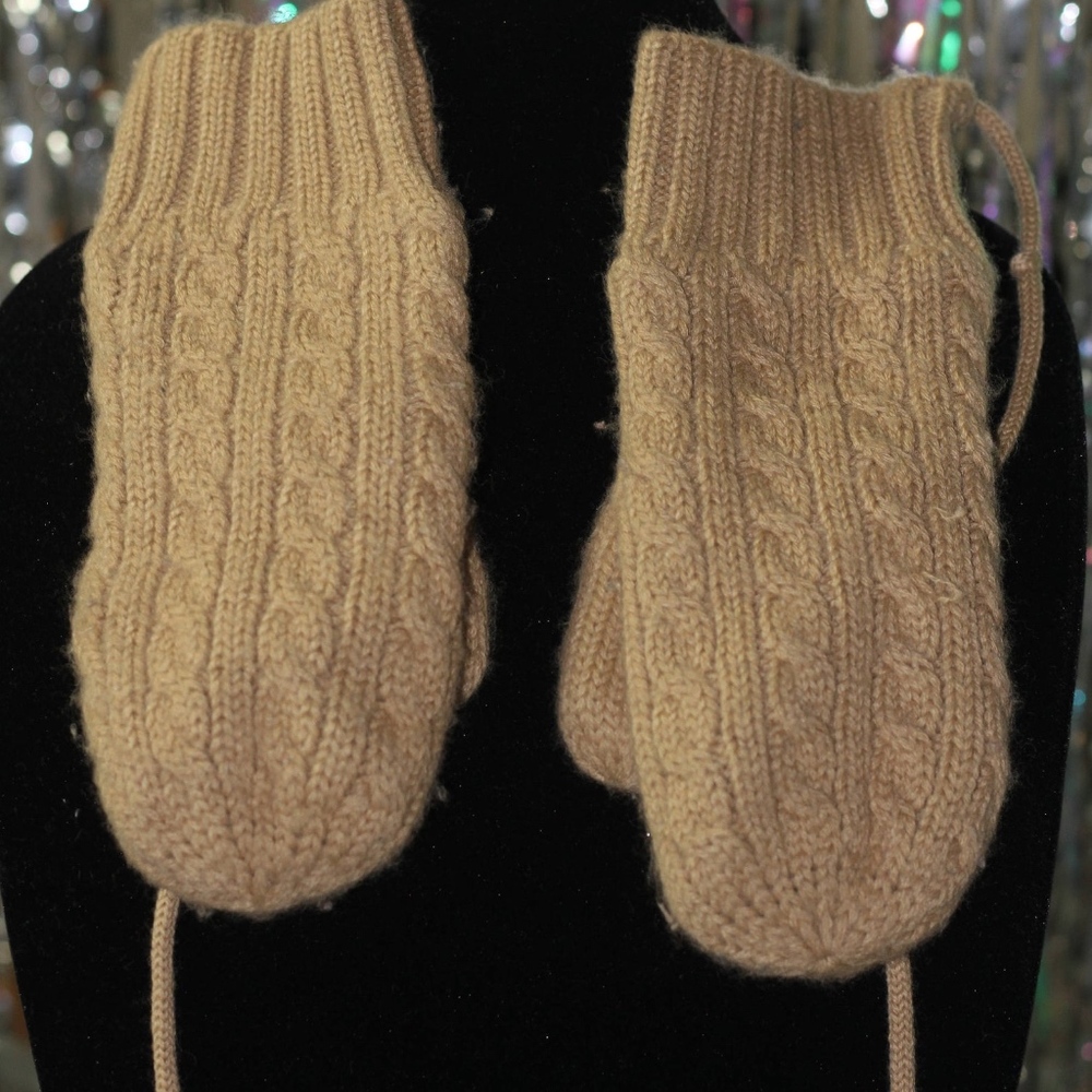 GAP Tan Gloves